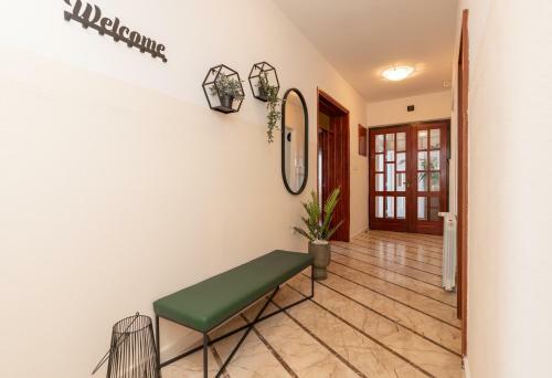 Comfortable 3 Bedroom Apartment With Seaview