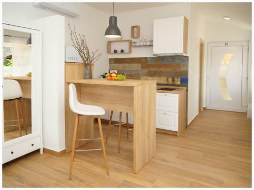 Apartmani Makelja