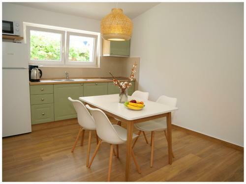 Apartmani Makelja