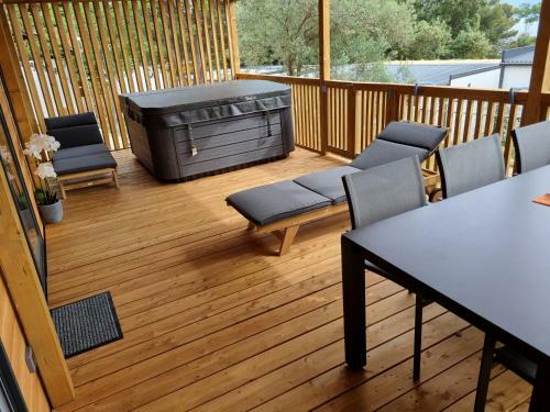 Memita Mobile Homes, Selce