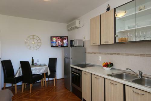 Apartments Brusic Ana