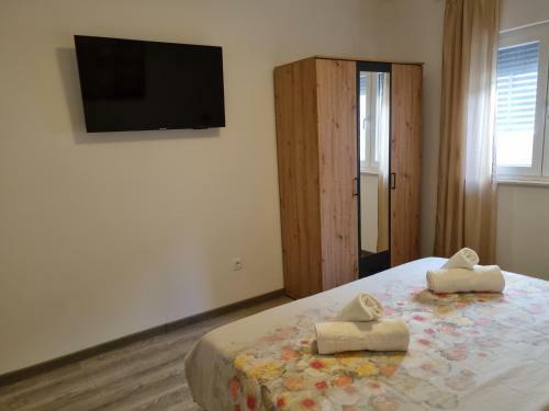 Apartment Gajo With Swimming Pool Near Split