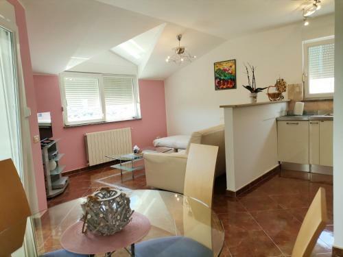 Apartamentos Kira