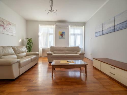 Classy And Sunny Apartment In Rijeka