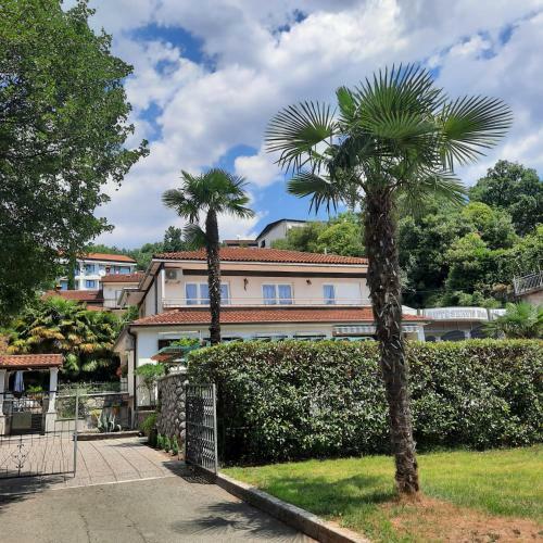 Apartments Anagora II