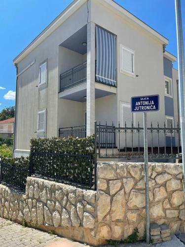 Apartment Near Beach Bistrica