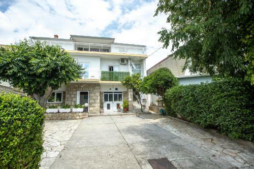 Apartments Skeva