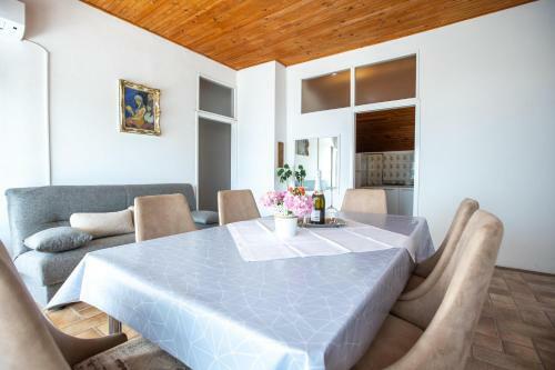 Apartments Skeva