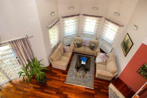 Villa Milrose