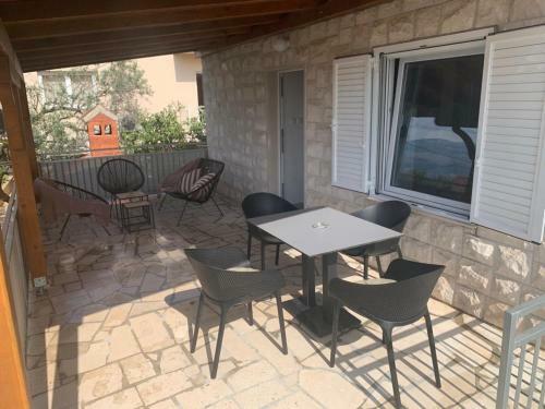 Tara?s Apartman Supetar