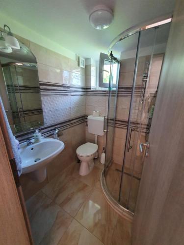 Napf�ny Vend�gh�z