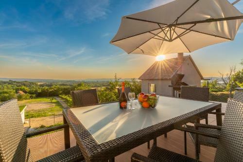 Villa K?hegy Apartman Zam�rdi