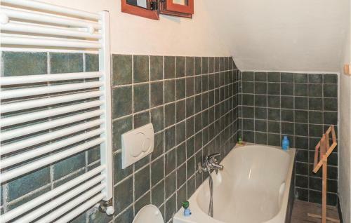 Nice Home In Cansano With 3 Bedrooms