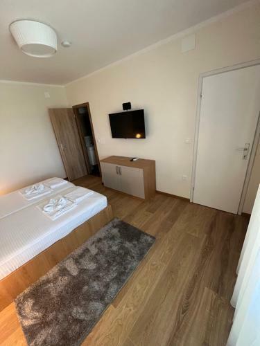 Apartment's & Restorant Vili