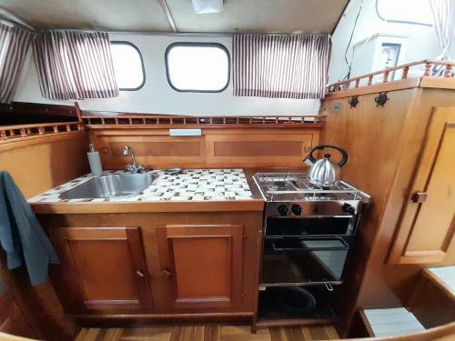 Bruno Boat - ?�d? Mieszkalna