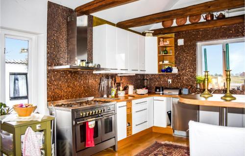Stunning Home In K�pingebro With Wifi And 4 Bedrooms #850