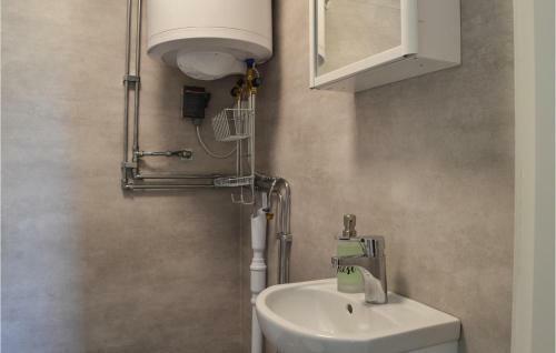 Stunning Apartment In Malmk�ping With 1 Bedrooms