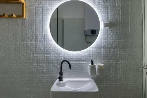 Monte Estoril Train Station - Seaside Apartment
