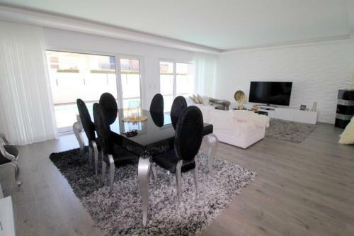 Amazing Villa With Private Pool ?�8 Pax