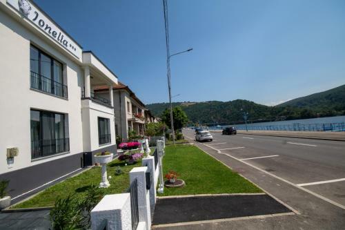 Hostal Pensiunea Ionelia