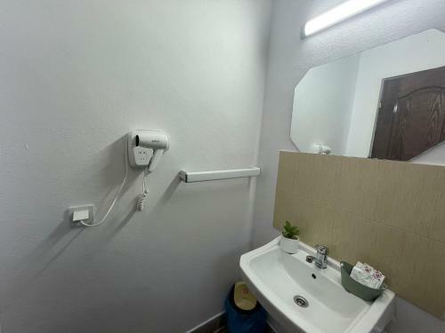 Hostal Sel Residence