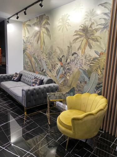 Jungle Apartment