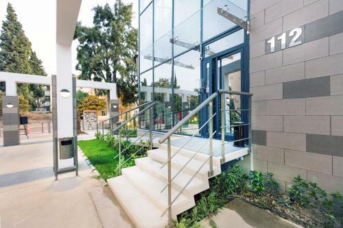 Private Room In A Two Bedroom Apartment