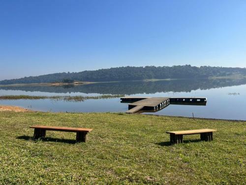 Casa de Artista A Beira Da Represa