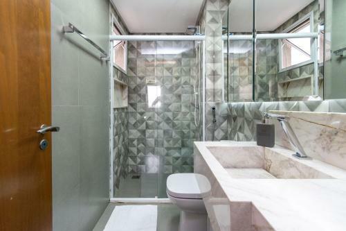 Apartamento Confort�vel De 02 Quartos No Edif�cio The Expression - Setor Bueno - Th502