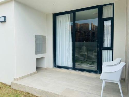 Stylish 3-bedroom Apartment In New Estate Complex