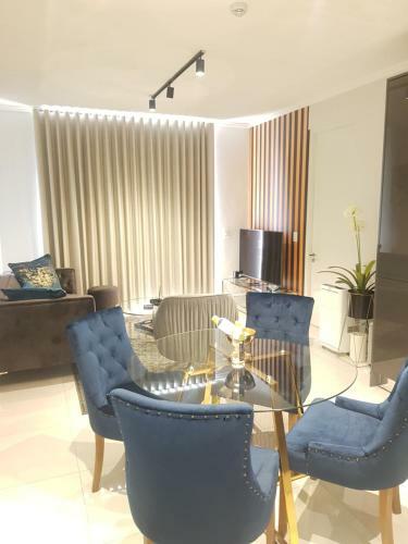 Ellipse Waterfall Executive Luxury Apartment