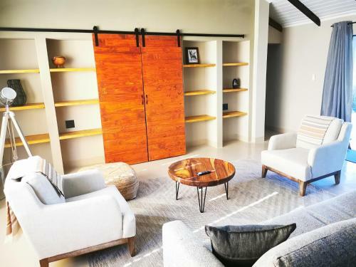 Villa Ostrich Hide