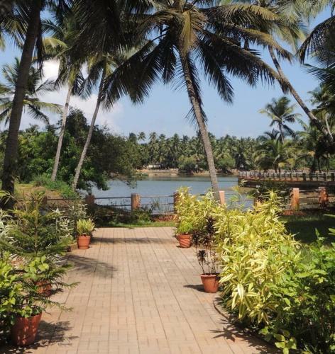 Hostal Shimmering View
