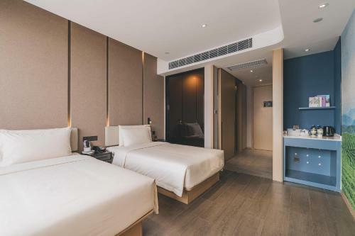 Atour Hotel Ningbo Jishi Harbor Outlets