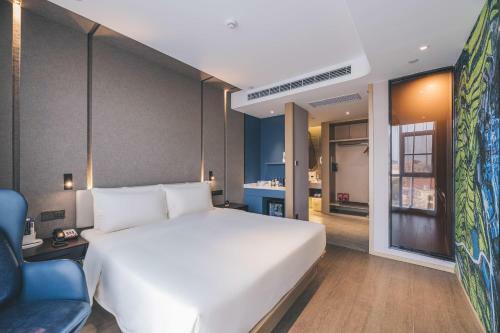 Atour Hotel Ningbo Jishi Harbor Outlets