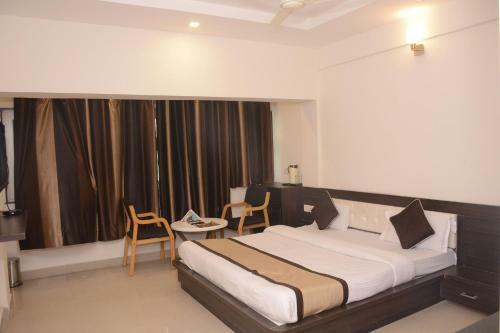 Hotel Bharat