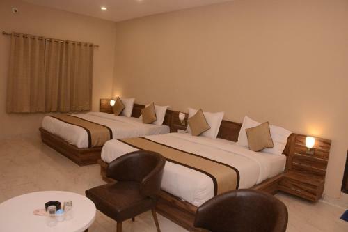 Hotel Bharat