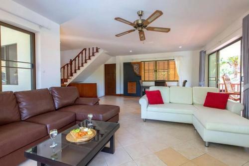 4 Bedroom Villa Seaview