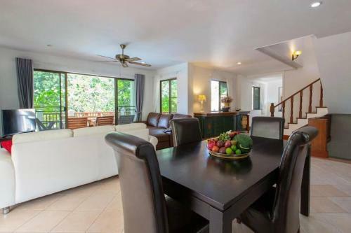4 Bedroom Villa Seaview