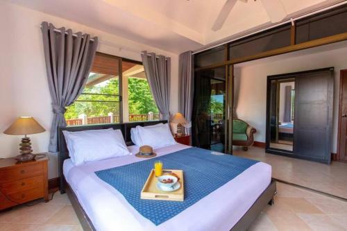 4 Bedroom Villa Seaview