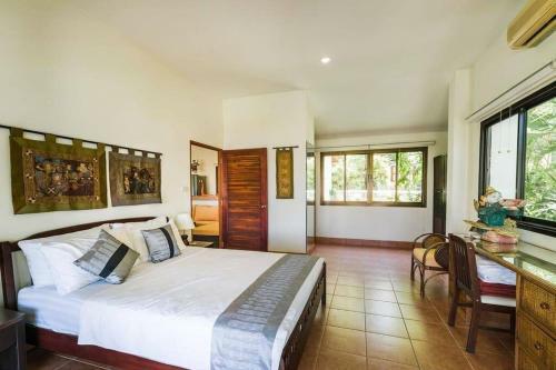 Secret Garden Villa 3br?pool/walk To Beach?