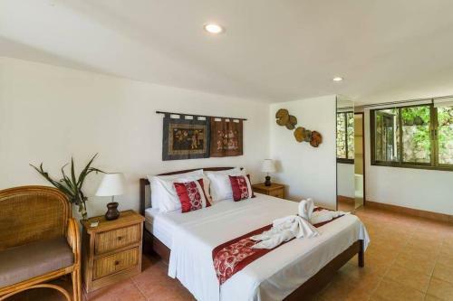 Secret Garden Villa 3br?pool/walk To Beach?