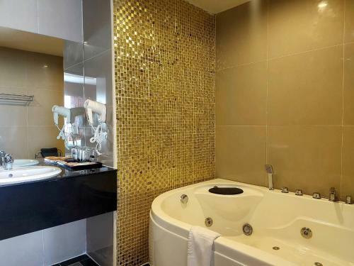 Hotel Mbi Resort Danok