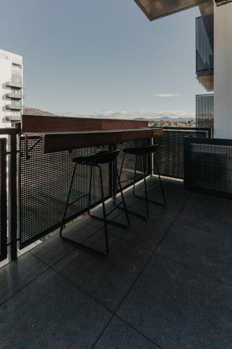 Apartamento Contemporary 1-bed With Balcony And Pool