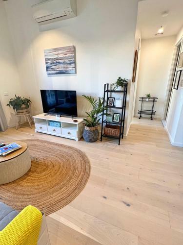 Apartamento Industrial Yet Modern, 1bd 1bth Apt - Woden
