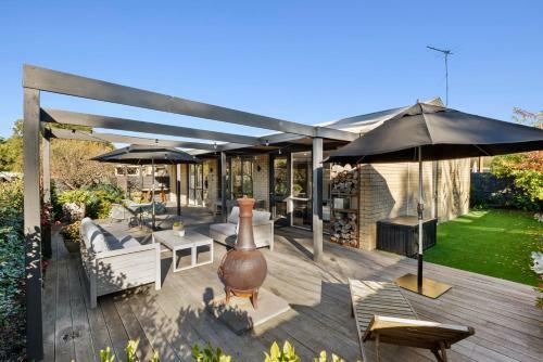 Lonny Retreat - Sprawling Deck And Spa