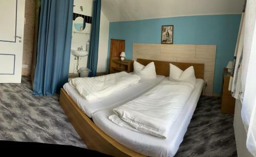 Hostal Giulias Budget Haus