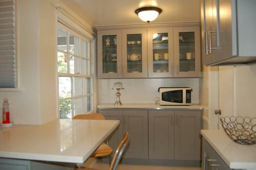 Beach Home In Sherman Oaks!