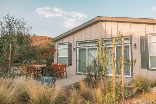 Beautiful Ranch House On Equestrian Property - R2