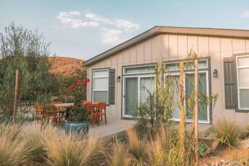 Beautiful Ranch House On Equestrian Property - R4